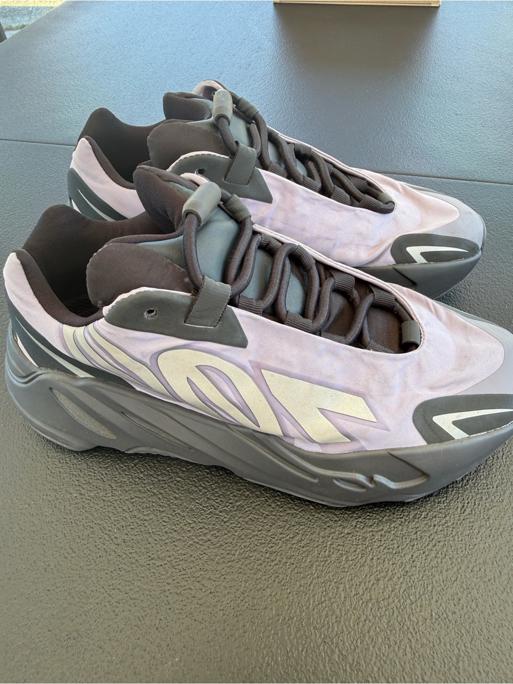 Yeezy 700 shoes